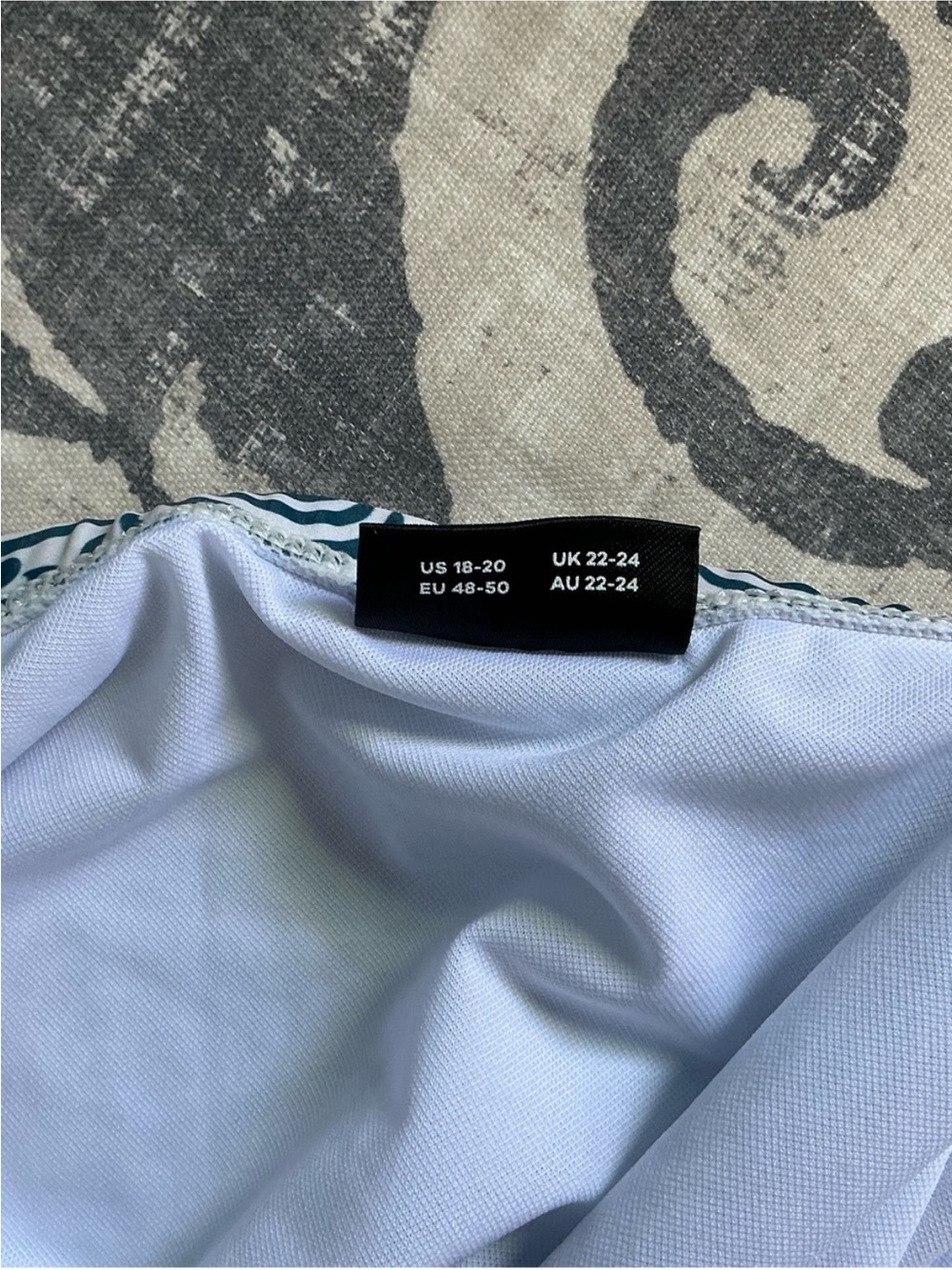 Sold ** BloomChic Navy and White Swim Mini with Geometric Fans - Picture 11 of 12